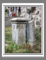 Piedestal de la stèle Cimetiere stele Jeanne Dimon